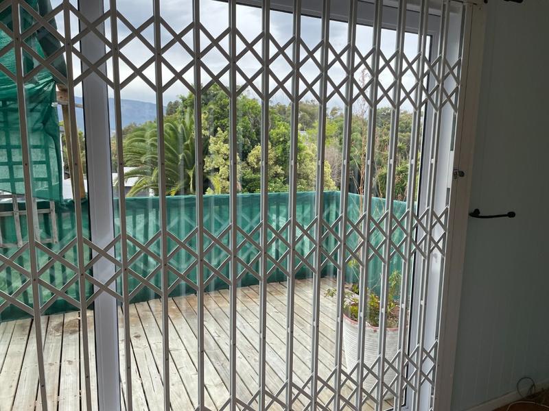 To Let 5 Bedroom Property for Rent in Kommetjie Western Cape